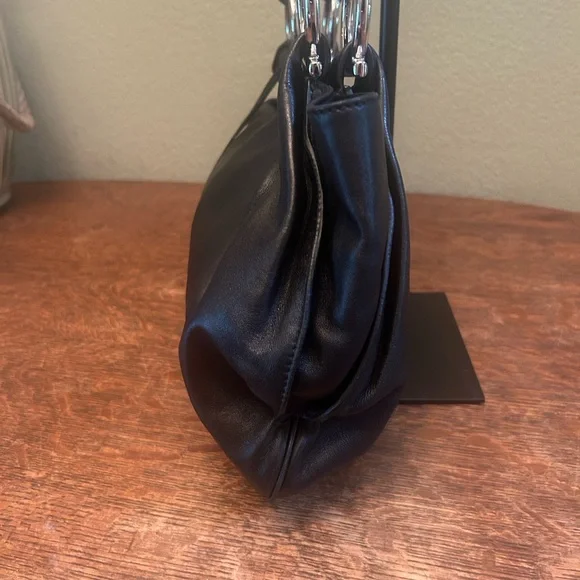 Salvatore Ferragamo Gancini Black Leather Shoulder Bag - Picture 5 of 17